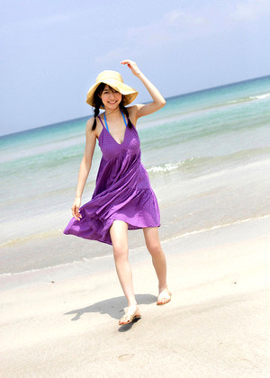 Japanese Rina Aizawa Indiyan Di Pantai jpg 3